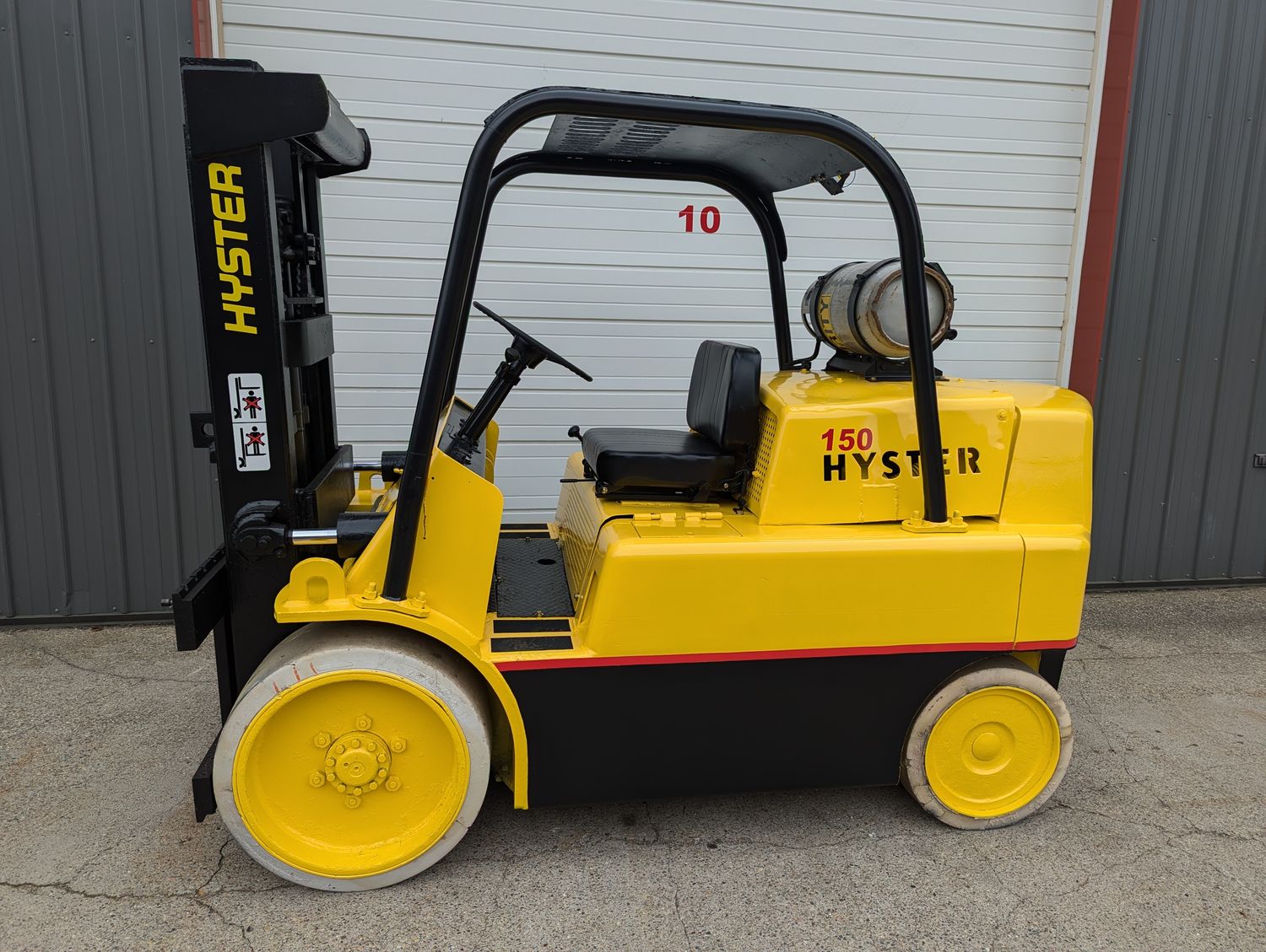 15,000 lb Hyster S150A Forklift For Sale