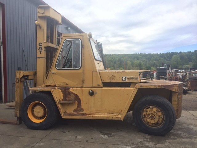 25,000lb CAT Air-Tired Forklift For Sale 12.5 Ton