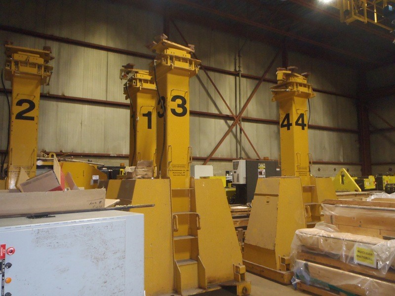 220 Ton J & R Lift-N-Lock Hydraulic Gantry For Sale 200 Ton Metric