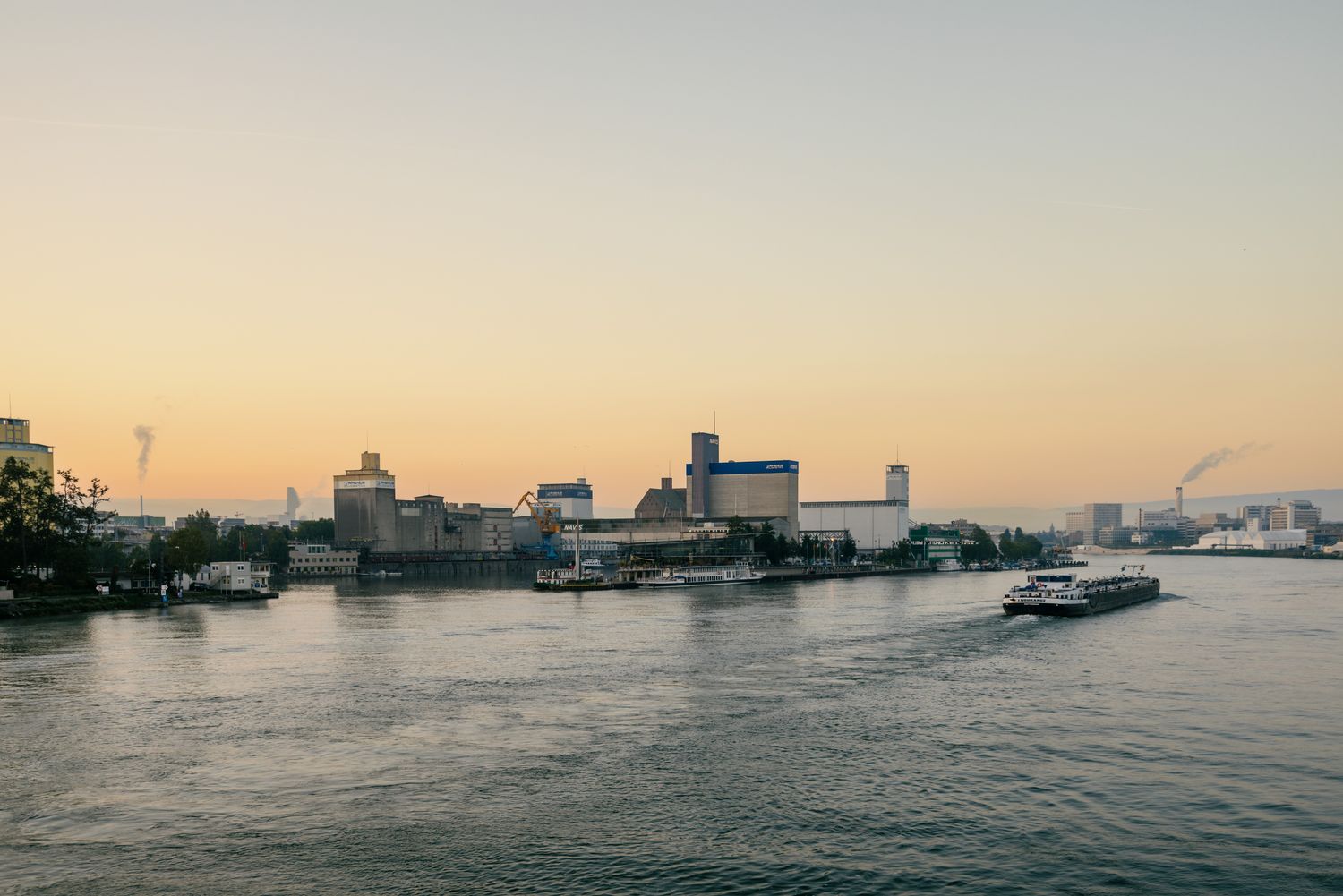 Dreiländereck Basel mit Hafen Kleinhüningen im Hintergrund