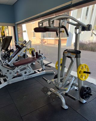 Lower Body Plate Loaded Equipment