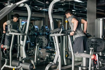 HOIST® Fitness Chin Dip Leg Raise Station