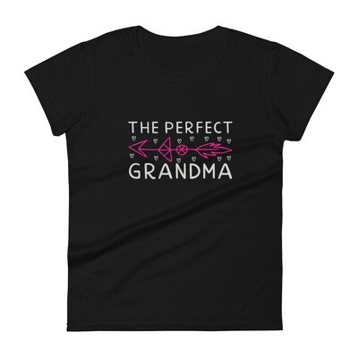 The perfect grandma graphic T-shirt