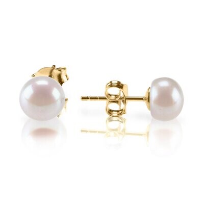 Stud pearl earrings