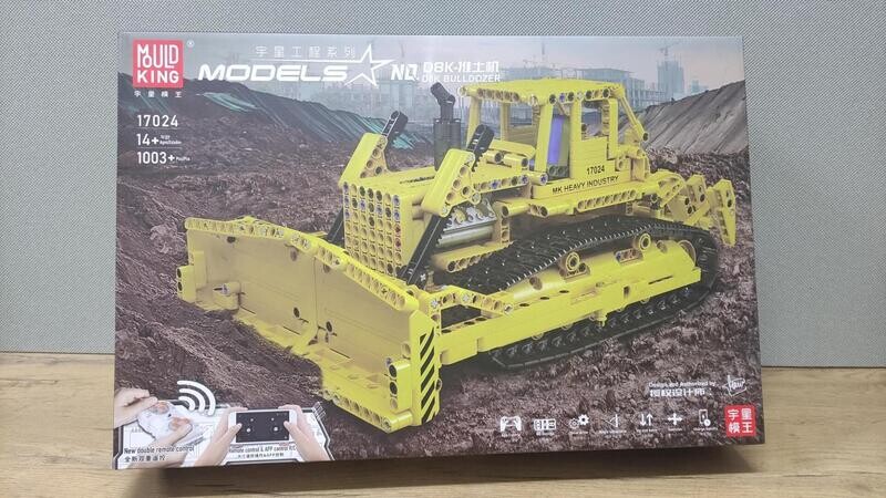 Mouldking - 17024 - D8K Bulldozer