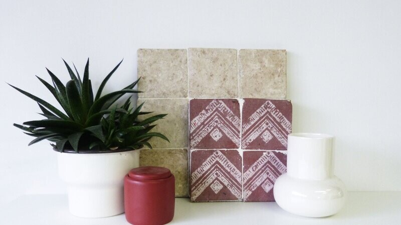 Burnt Red  - Chevron Square - Blanc