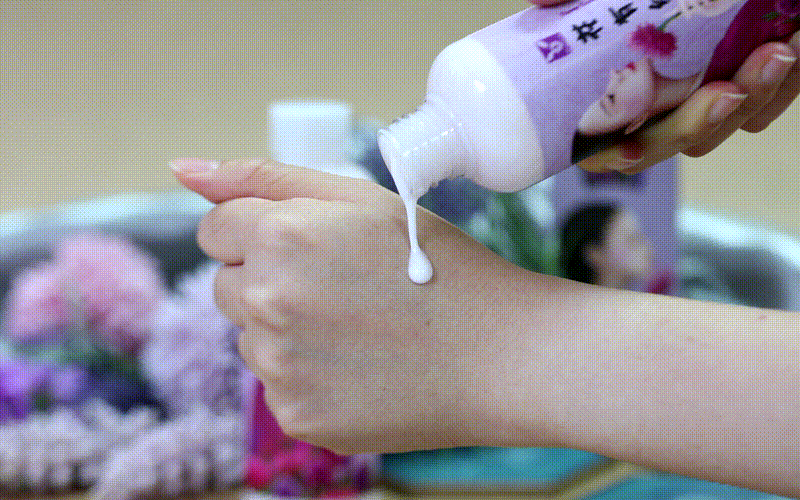 ELIZAVECCA Hwayuhong Flower Essence Lotion 200 ml