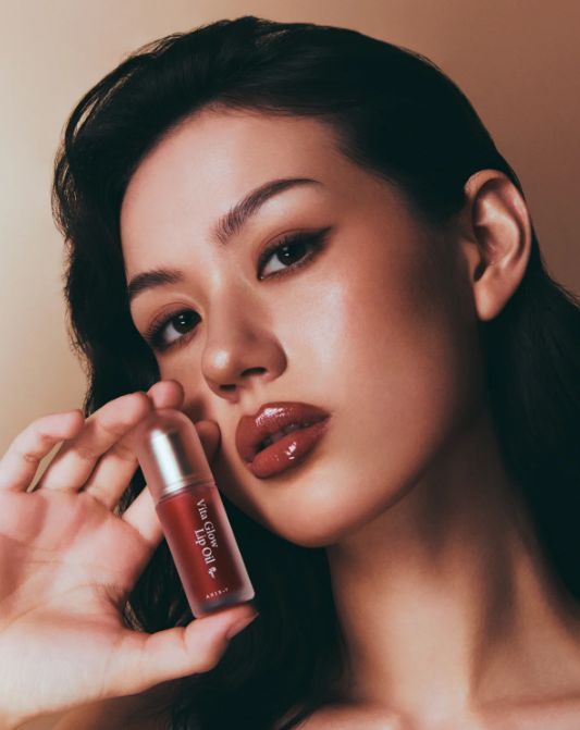 AXIS-Y Vita Glow Lip Oil (Chilled Berry)