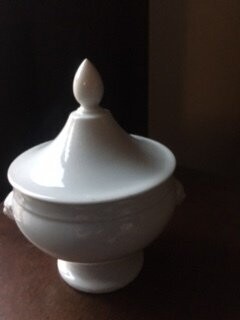 Sucrier en porcelaine de Paris d'époque Empire