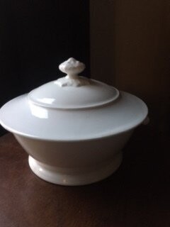 Pièce de forme XIX eme Porcelaine blanche