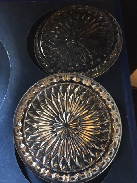 Baccarat - Dessous de plat et 2 dessous de bouteille en cristal (avec leurs boîtes)
