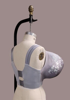 Macromastia & Gigantomastia - Shop - Elizabeth Valentine - Canadian