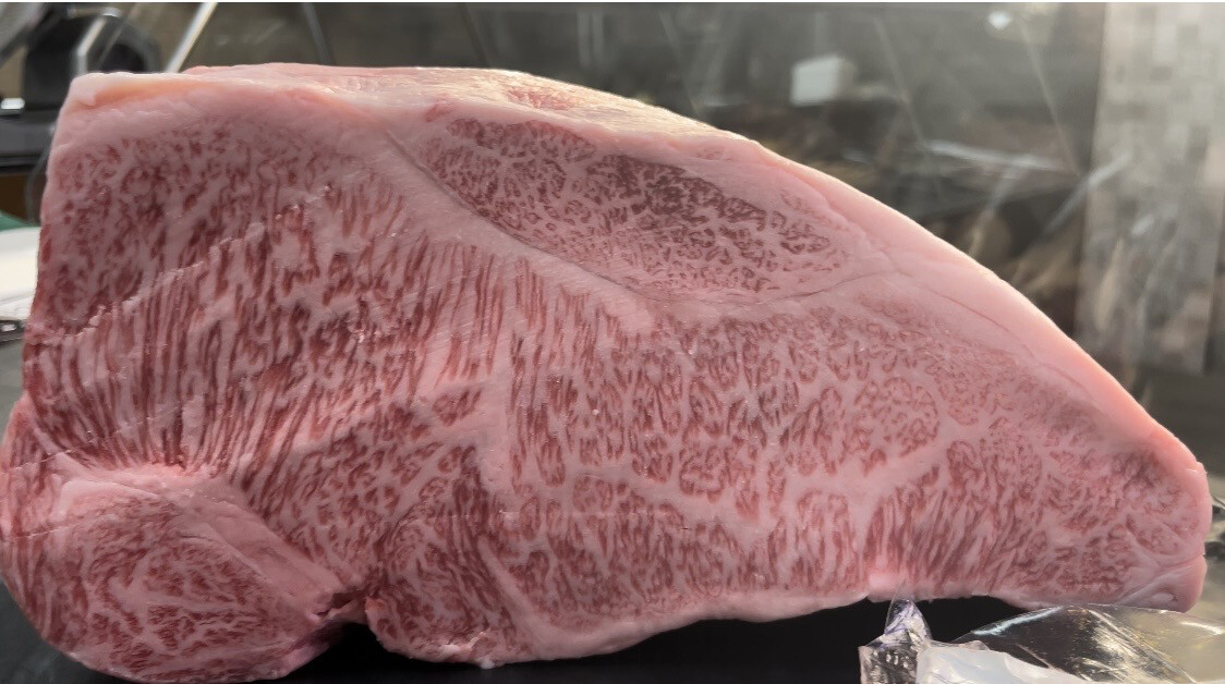 Wagyu japonés,considerada la mejor carne del mundo,una carne para los paladares más exigentes,gracia a su gran infiltración aporta unos matices únicos