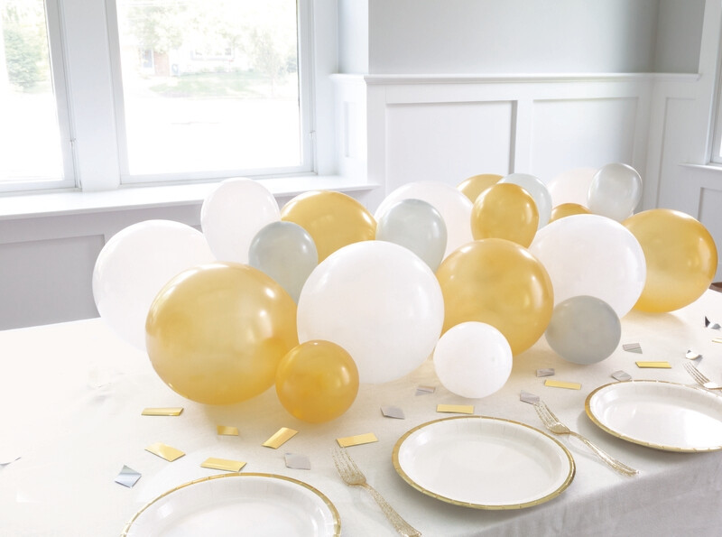 Gold Latex Balloon Centerpiece with Confetti