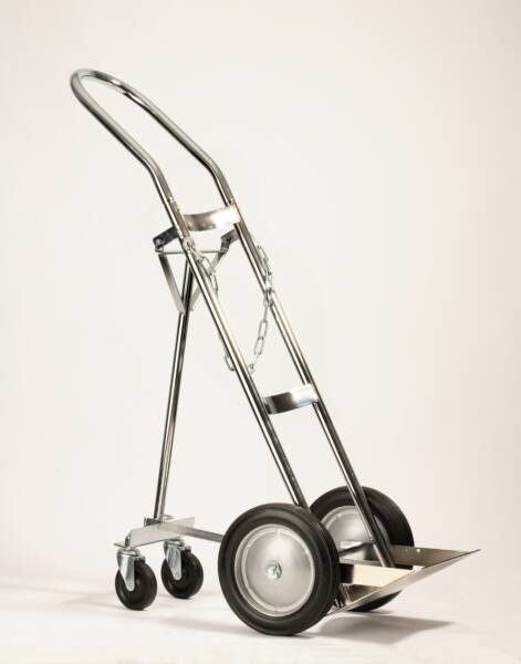 Helium cart with four wheels to safely move around a heavy tank