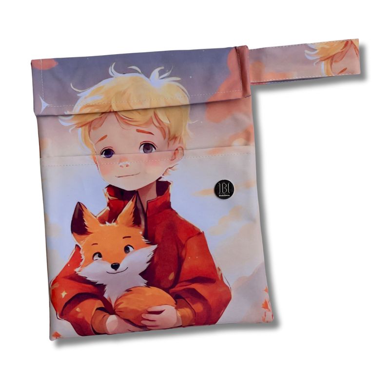 FUNDA PARA LIBROS GOLD |  PRINCIPITO Y ZORRITO EN BRAZOS| LONA