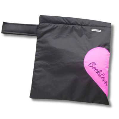 FUNDA PARA LIBROS ECO CORAZÓN ACOLCHADO| NEGRA BOOKLOVER ROSADO| ANTIFLUIDO FUNDA PARA LIBROS ECO CORAZÓN ACOLCHADO| NEGRA BOOKLOVER ROSADO| ANTIFLUIDO