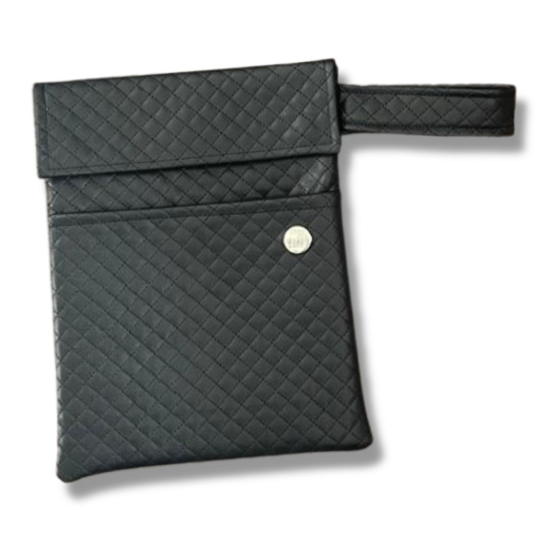 FUNDA PARA LIBROS | NEGRO | CUERO VEGANO ROMBOS| LUXE FUNDA PARA LIBROS | NEGRO | CUERO VEGANO ROMBOS| LUXE