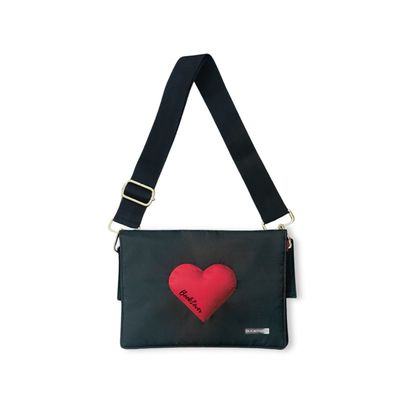BOOK PURSE | EDICIÓN SELECCIONADA | CORAZÓN ROJO | LONA IMPERMEABLE BOOK PURSE | EDICIÓN SELECCIONADA | CORAZÓN ROJO | LONA IMPERMEABLE