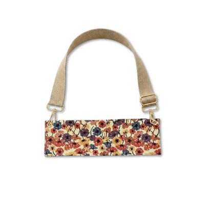BOOK PURSE | EDICIÓN SELECCIONADA | STRAP + MARCAPÁGINA JACQUARD +ESTUCHE TRANSPARENTE LARGE |FLORES ENTRE CAPÍTULOS BOOK PURSE | EDICIÓN SELECCIONADA | STRAP + MARCAPÁGINA JACQUARD +ESTUCHE TRANSPARENTE LARGE |FLORES ENTRE CAPÍTULOS