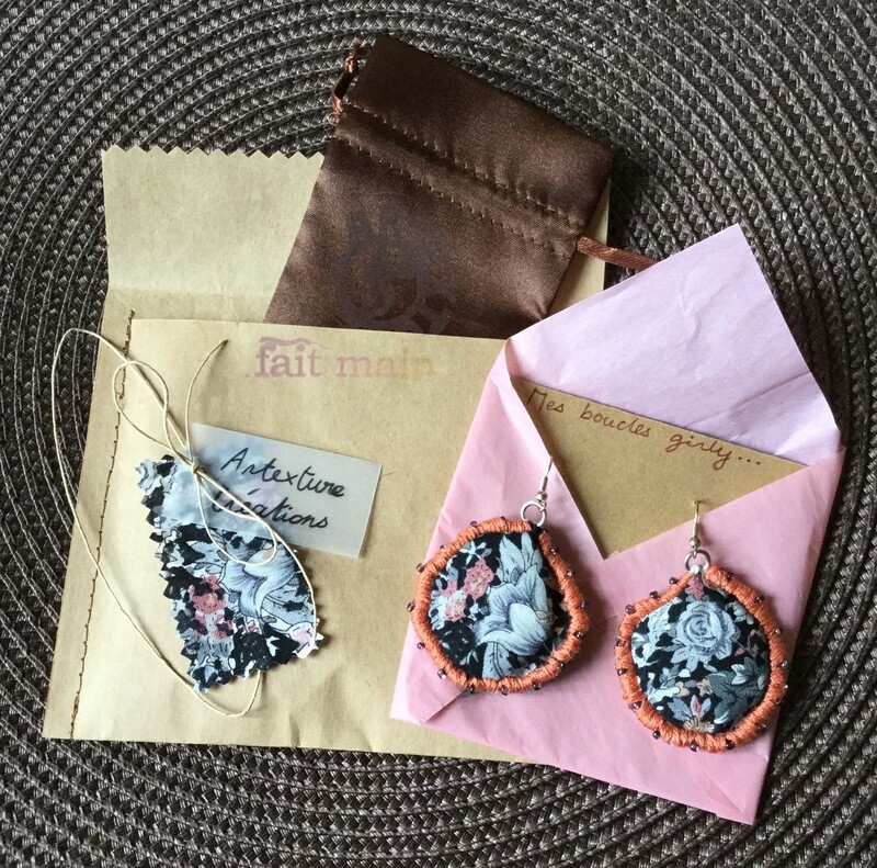 Boucles d'oreilles liberty grises