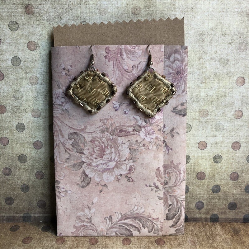 Boucles d'oreilles kaki clair métallisé