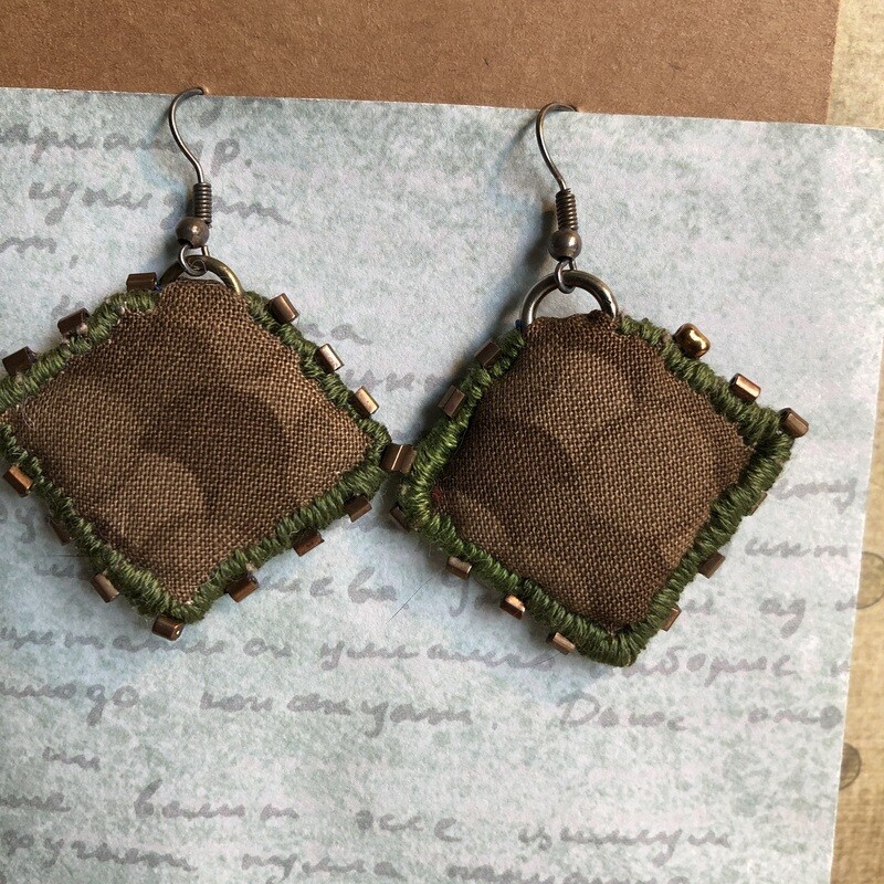 Boucles d'oreilles marrons