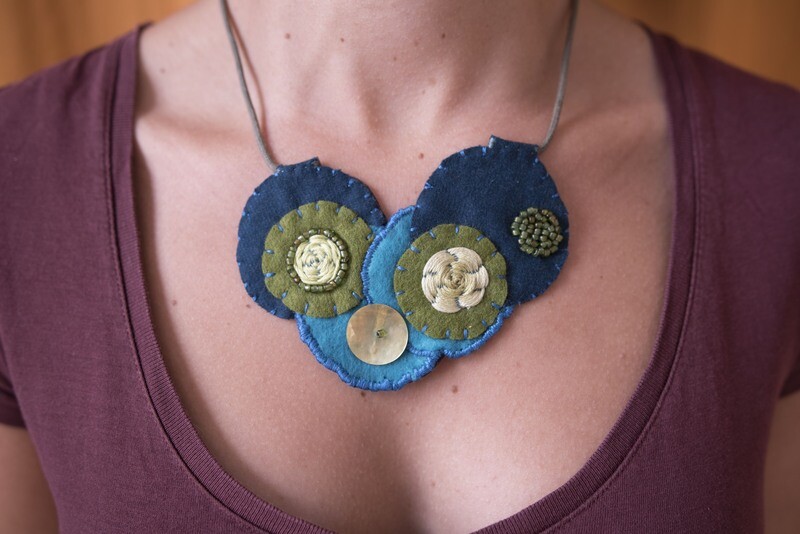 Collier plastron turquoise