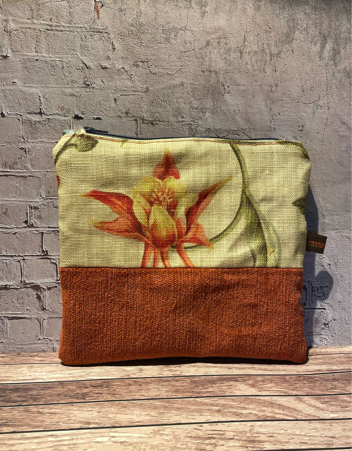 Trousse orangée