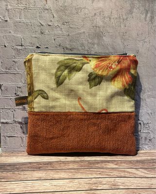 Trousse orangée