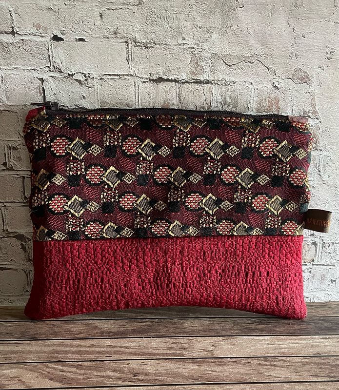 Trousse précieuse bordeaux rouge