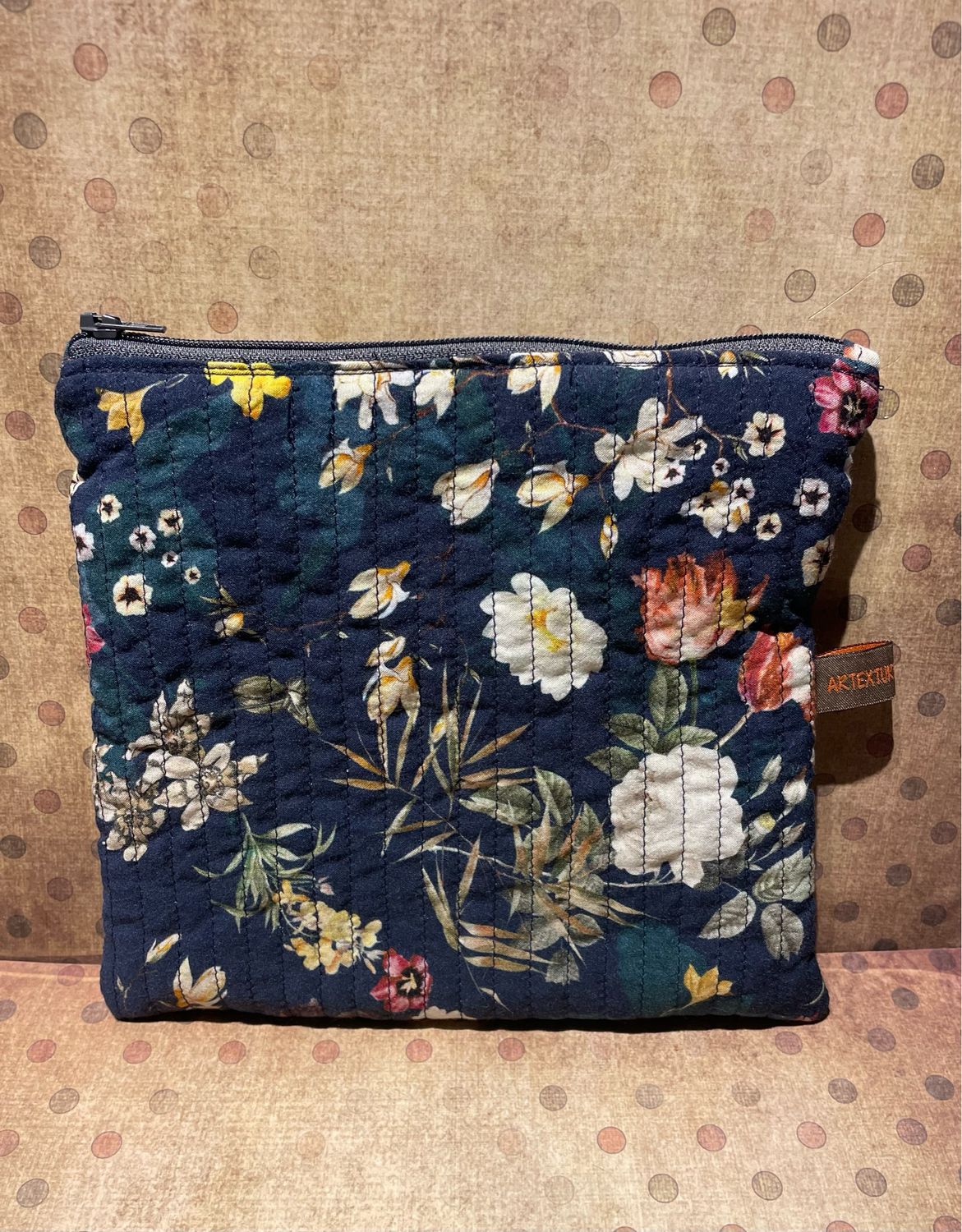 Pochette matelassée bleue « fleurettes »