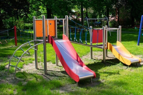 Jeu Multi tours Tous Petits -  Aire de Jeux conforme EN1176