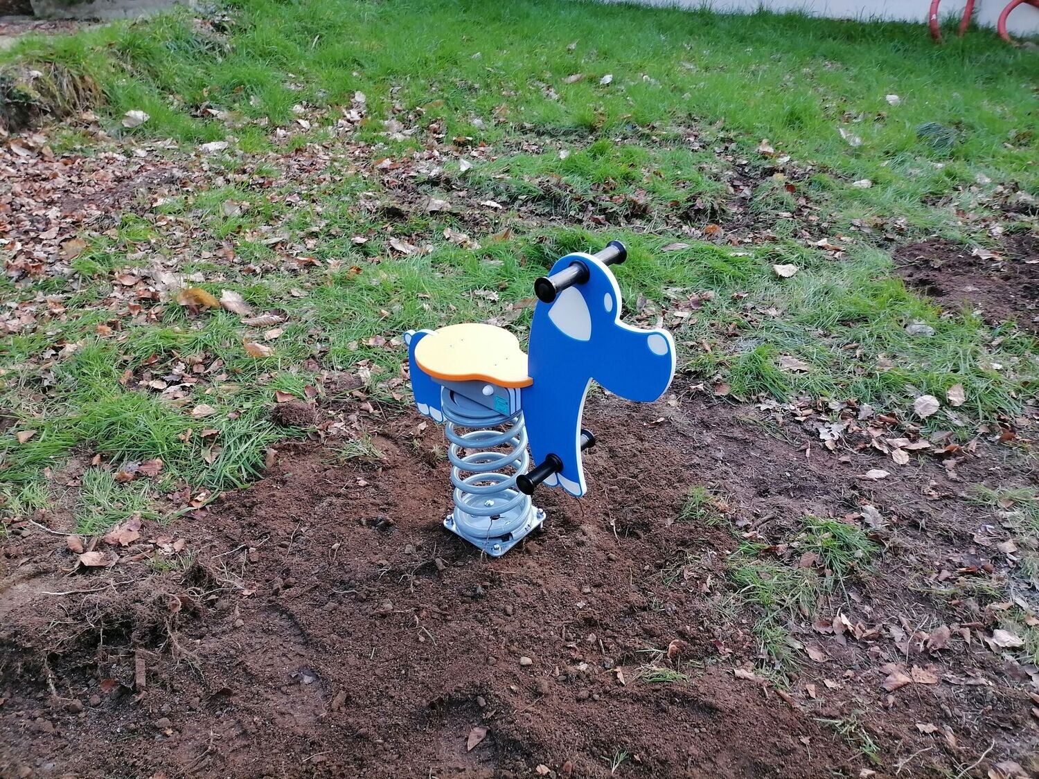 Jeu à ressort Chien conforme EN1176