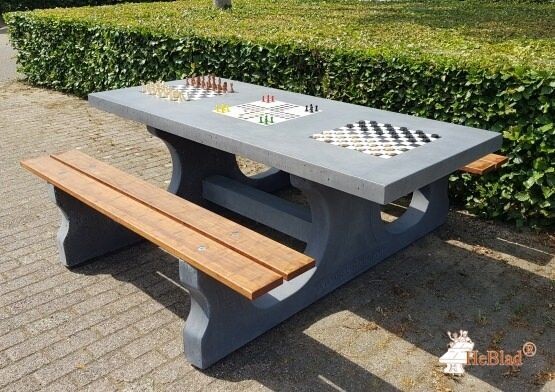 Table Multi jeux en béton