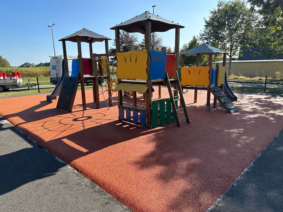 Sol coulé amortissant pour Aires de Jeux
