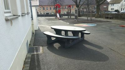 Table Pique-nique Béton Ovale