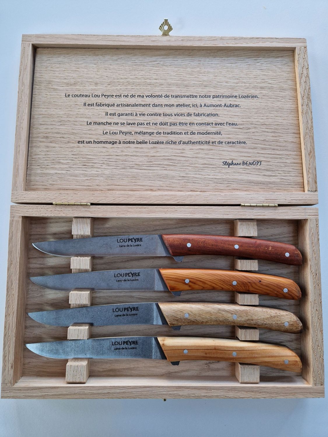 Coffrets de 4 Lou Peyre de table en bois panachés