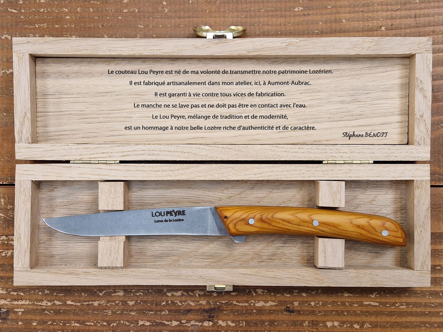 Coffret d'un Lou Peyre de table en If d'Aumont