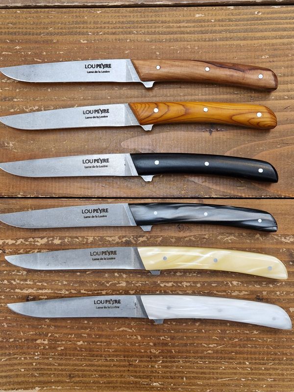 Lou Peyre de table à l'unité