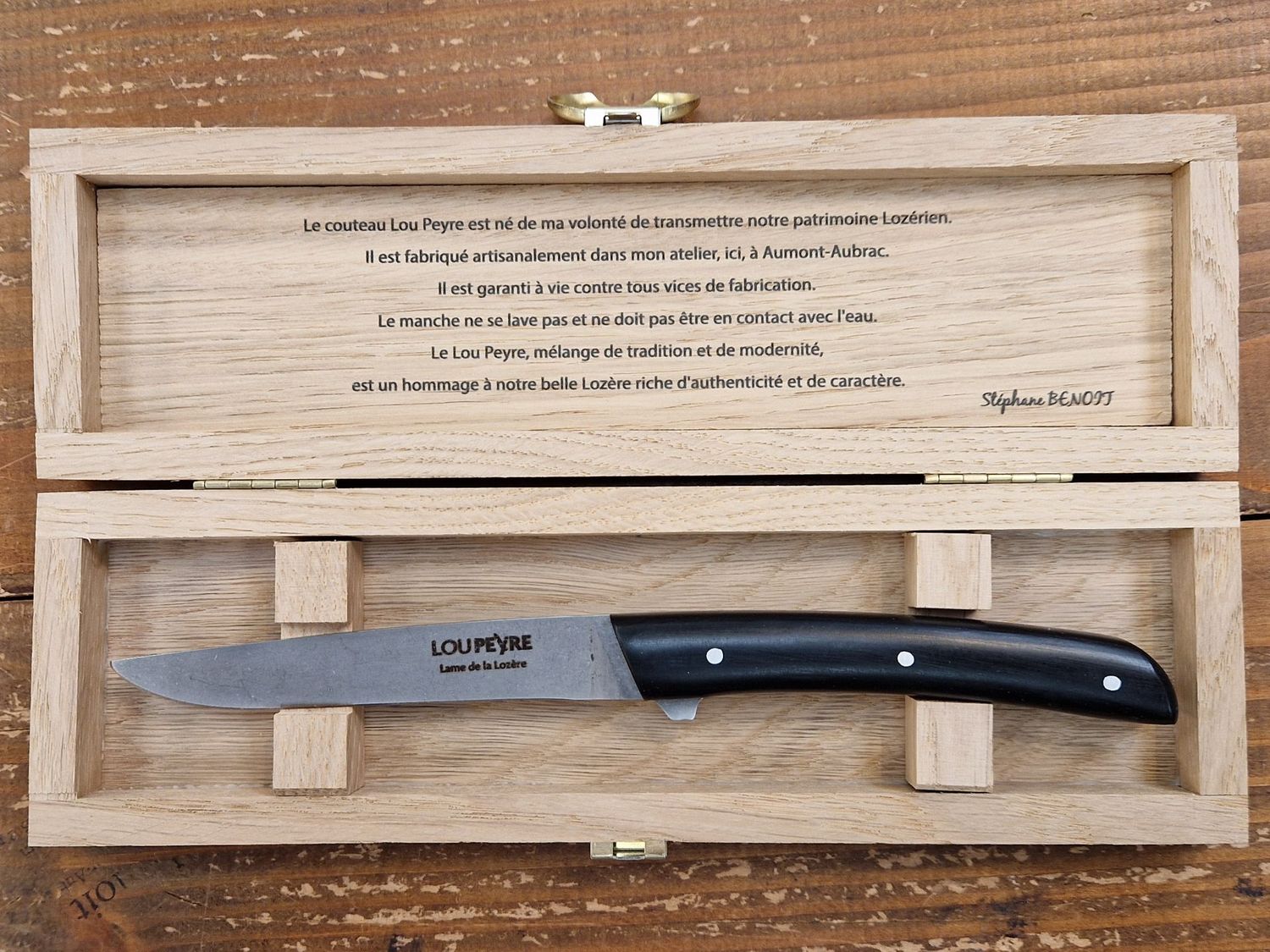 Coffret d'un Lou Peyre de table en POM