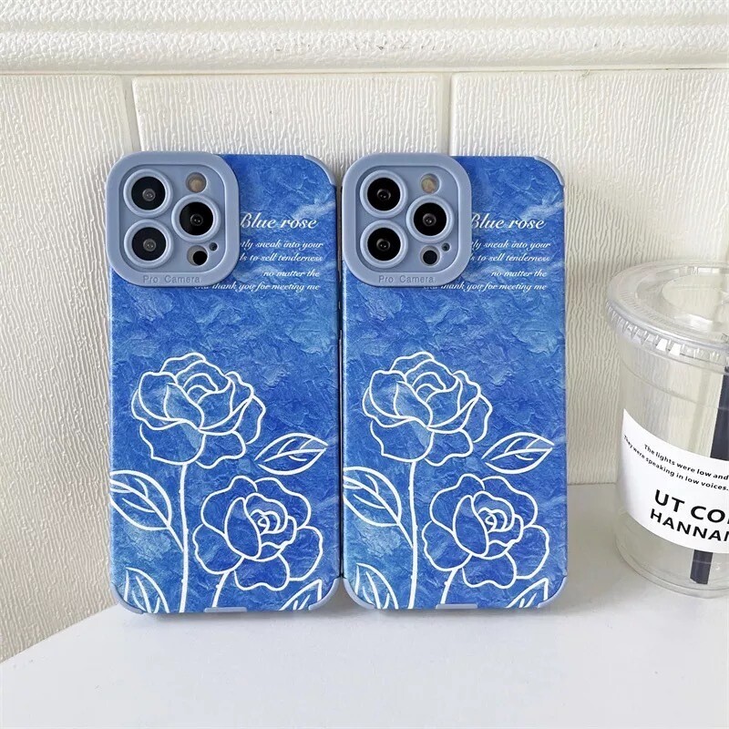 Cover de rosa con fondo azul