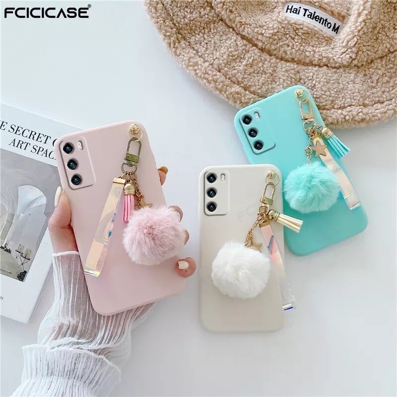 Cover con pompon y strap
