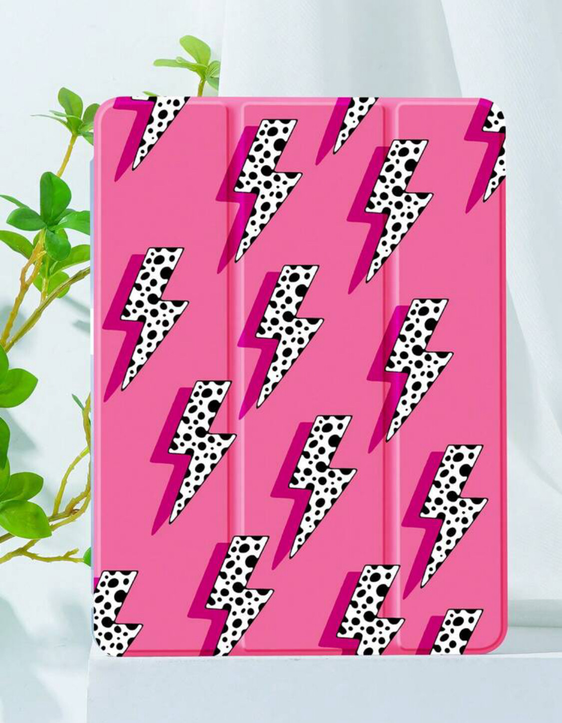 Cover diseño magenta con truenitos