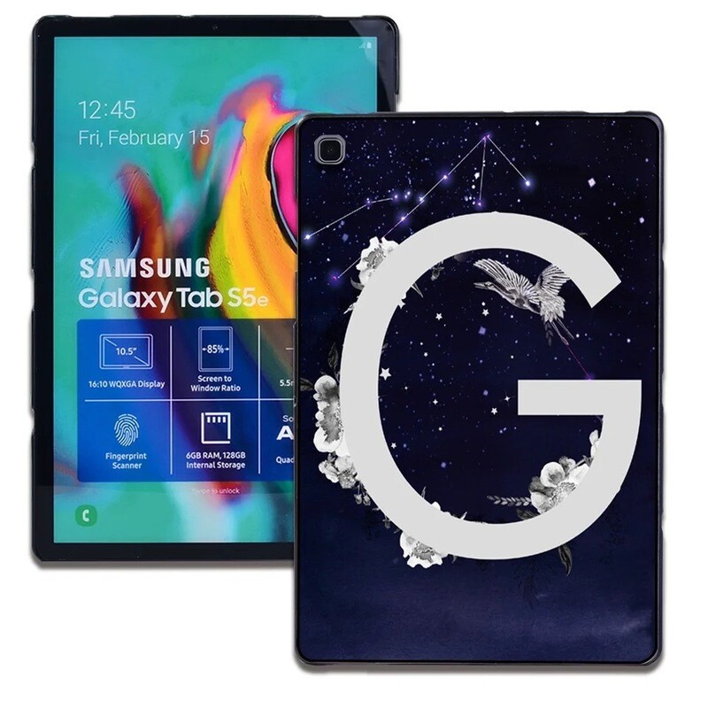 Cover diseño espacio con estrellas con iniciales para tablet