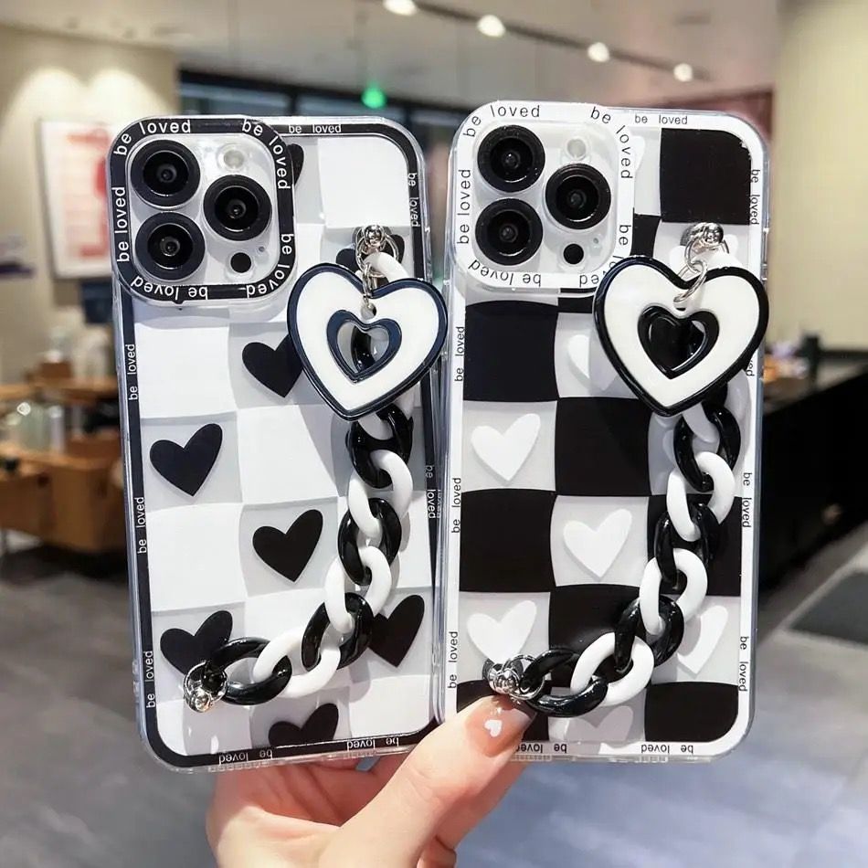 Cover Black and White corazones con strap