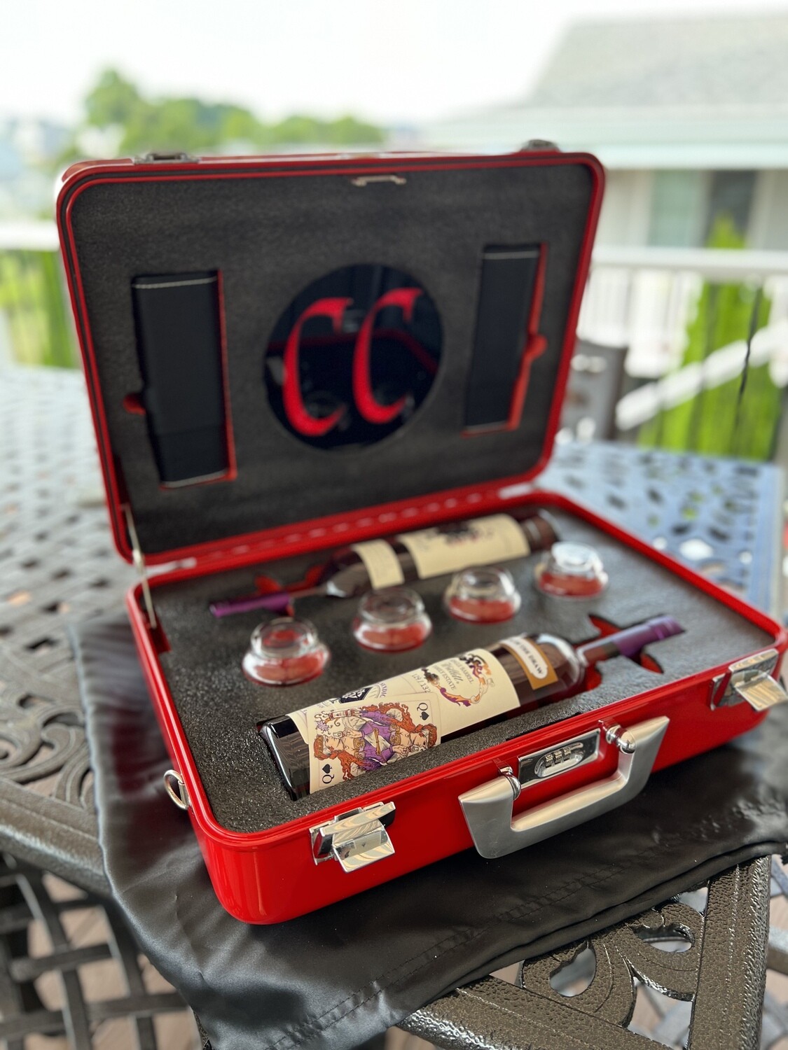 【極美品】ZERO HALLIBURTON アタッシュケース ZeroCrown Amazon.com: ZERO Halliburton Classic Aluminum 3.0 Small Briefcase