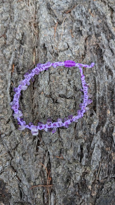 Amethyst chip knotted bracelet