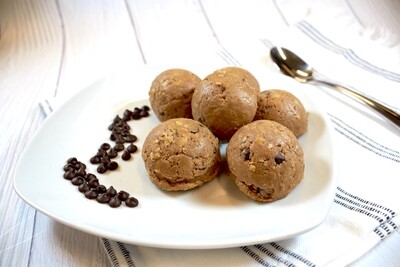 Chocolate Peanut Butter Protein Balls (gluten free)