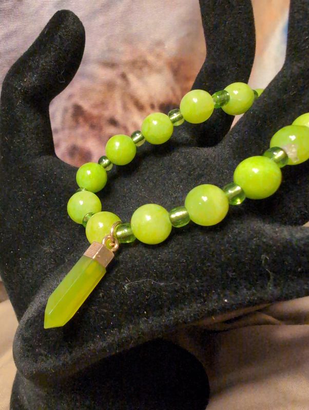 6 1/2" Elastic Green Bracelet